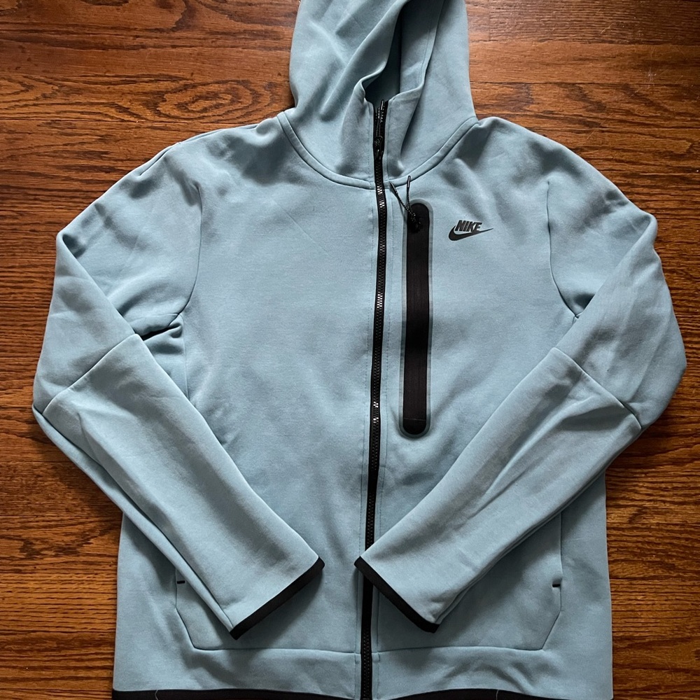 Nike Sportswear Tech Fleece men’s size M